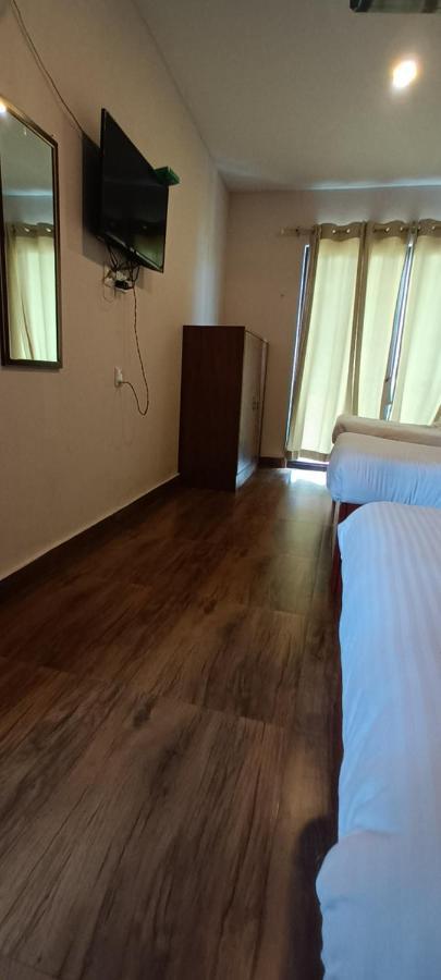 Hotel Dolly Покхара Екстер'єр фото