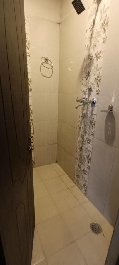 Hotel Dolly Покхара Екстер'єр фото