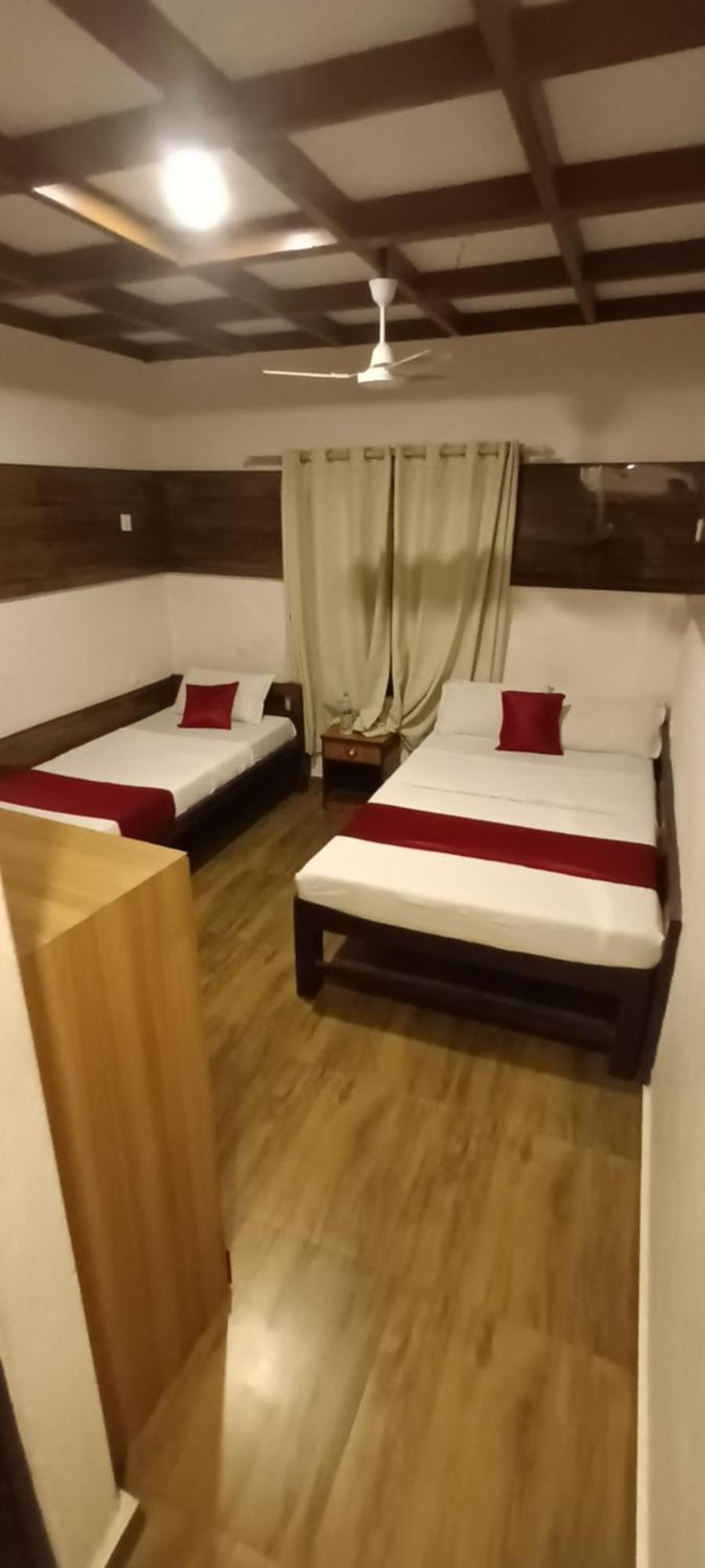 Hotel Dolly Покхара Екстер'єр фото