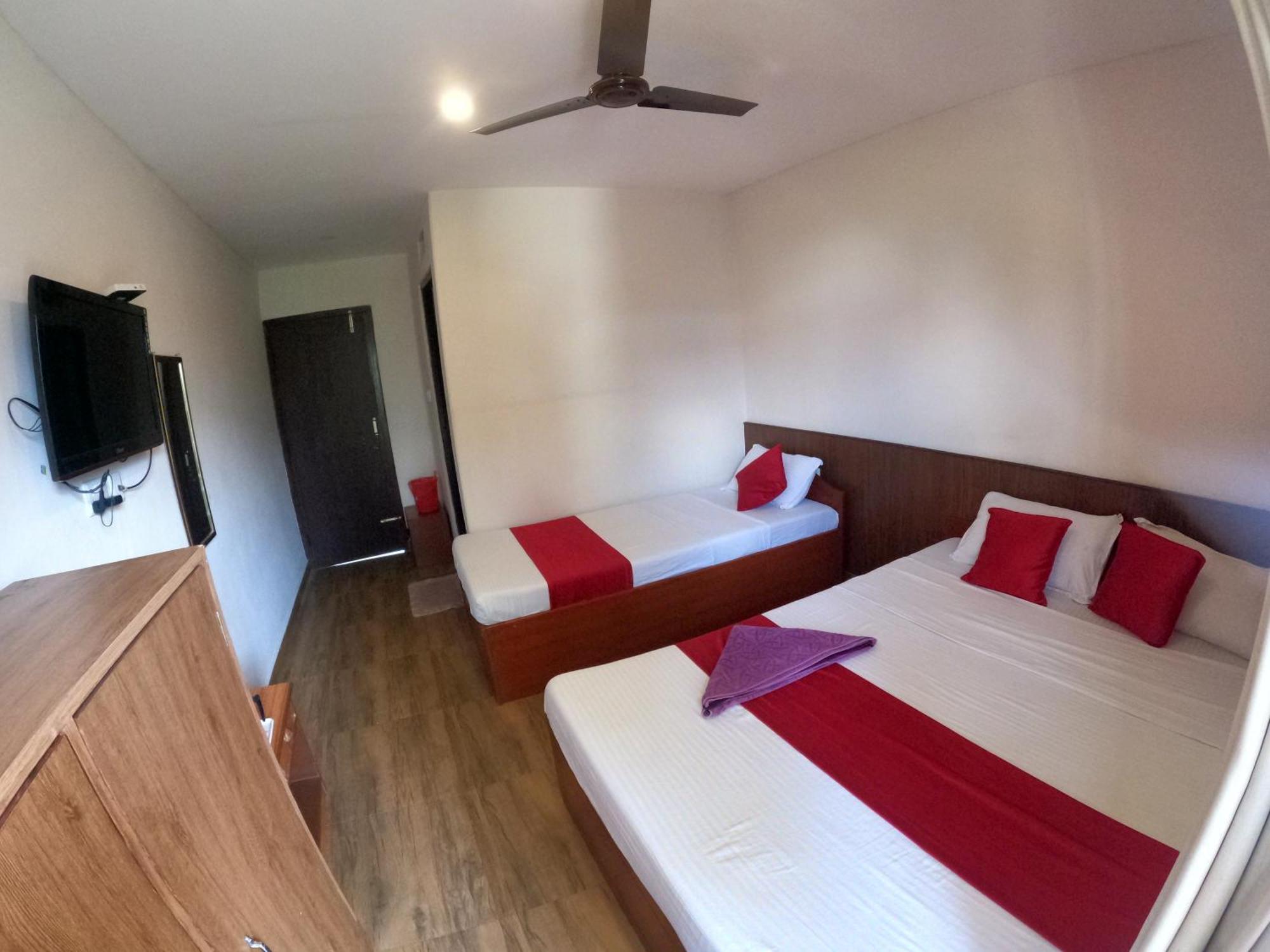 Hotel Dolly Покхара Екстер'єр фото